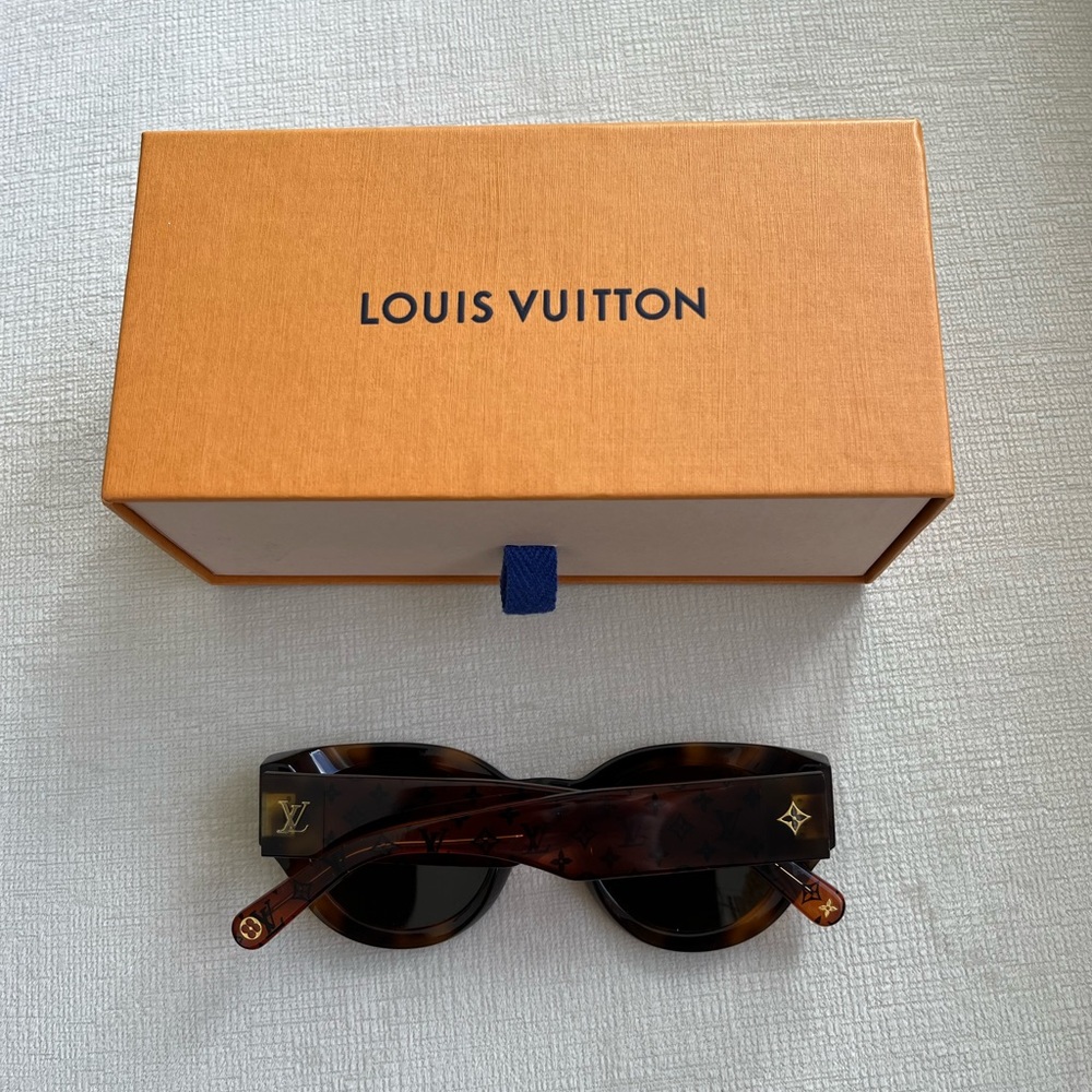 Louis Vuitton Dunes MNG D Tortoise W Sunglasses (SKU Z1464W)